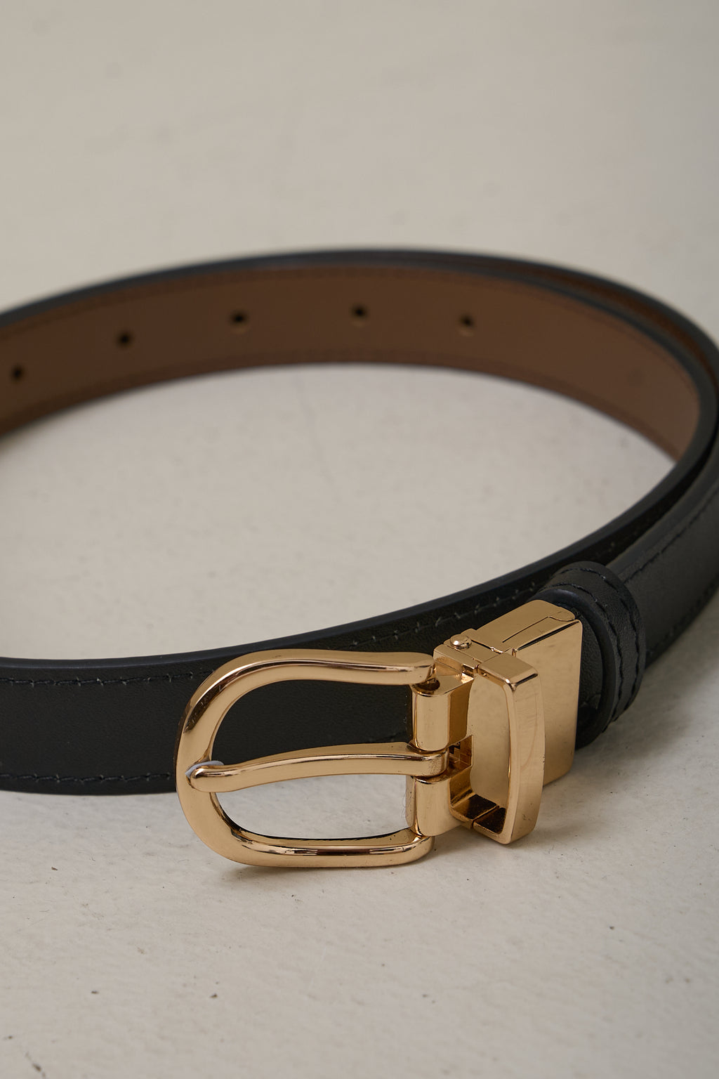 Topstitch Leather Belt - Wide in black leather with a polished gold buckle for a refined everyday finish