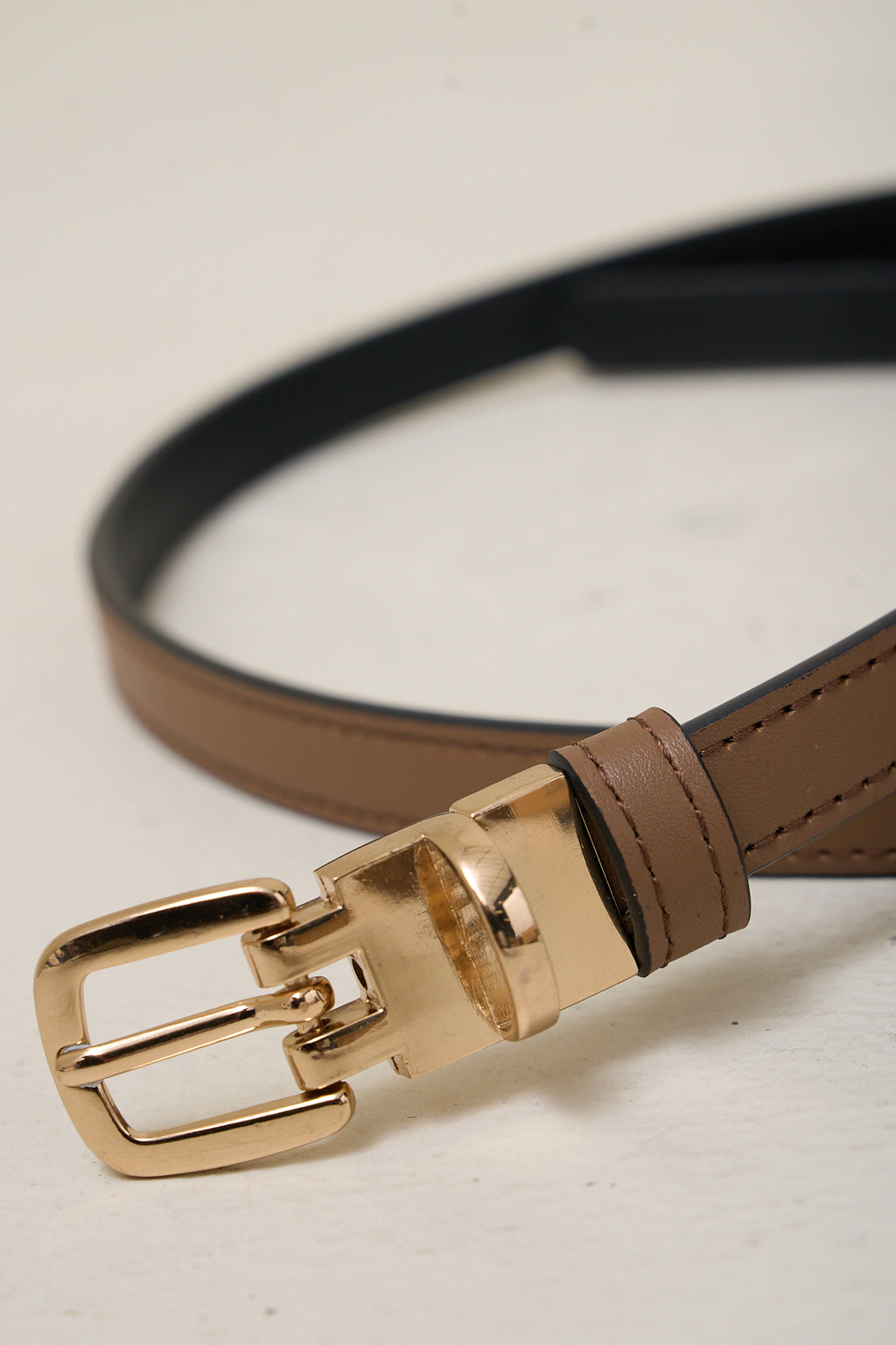 Topstitch Leather Belt - Narrow in brown leather with gold metal buckle for a sleek, timeless finish