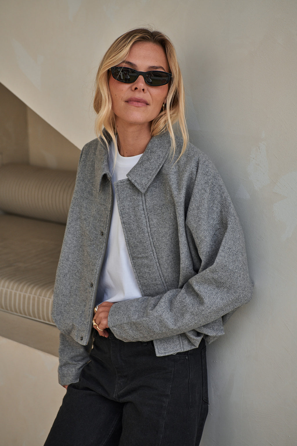 Crop Zip Wool Jacket - Grey in herringbone wool with a relaxed fit and textured finish for an easy, everyday vibe.