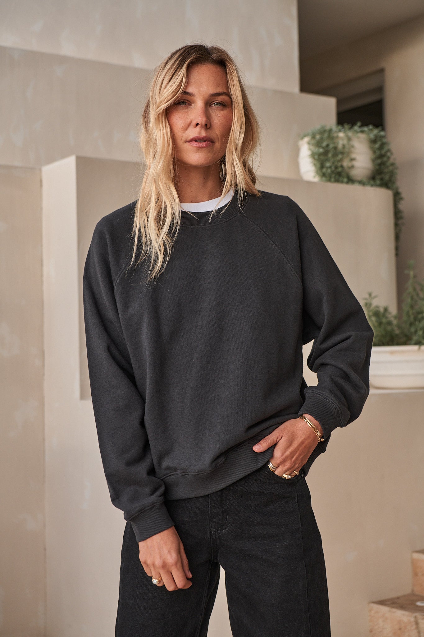 Basic Crew Sweat - Navy in a relaxed fit with soft cotton fabric and a classic crew neck for easy layering.
