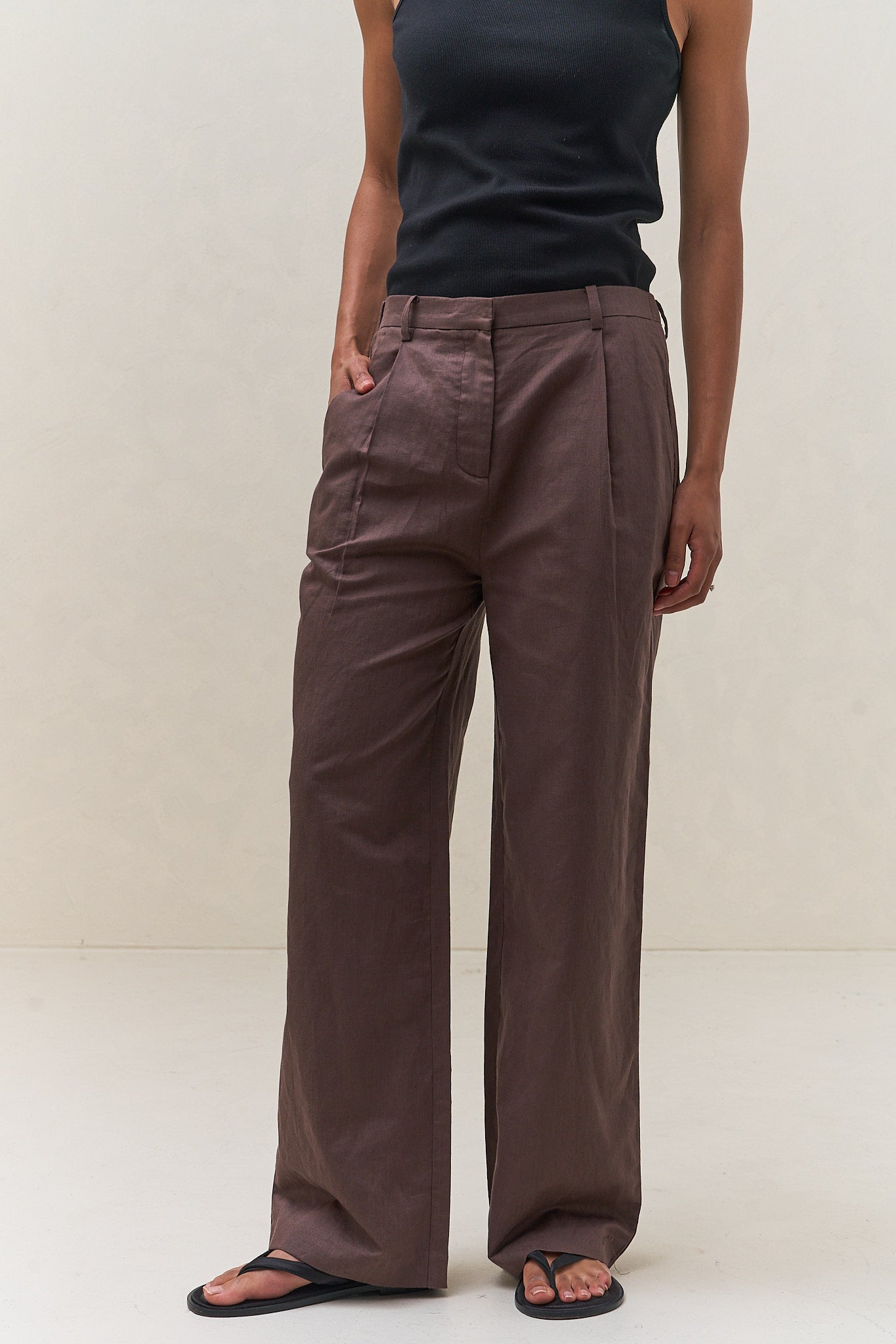 Wide Leg Linen Pant - Chocolate in soft linen with a relaxed fit and deep pockets for an easy, understated vibe.