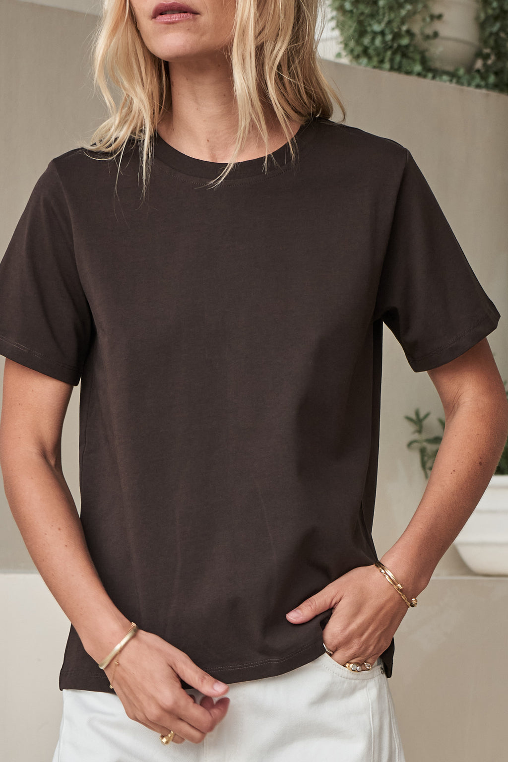 Classic Crew T Shirt - Chocolate in mid-weight cotton with a straight, shape-holding silhouette for easy casual wear.