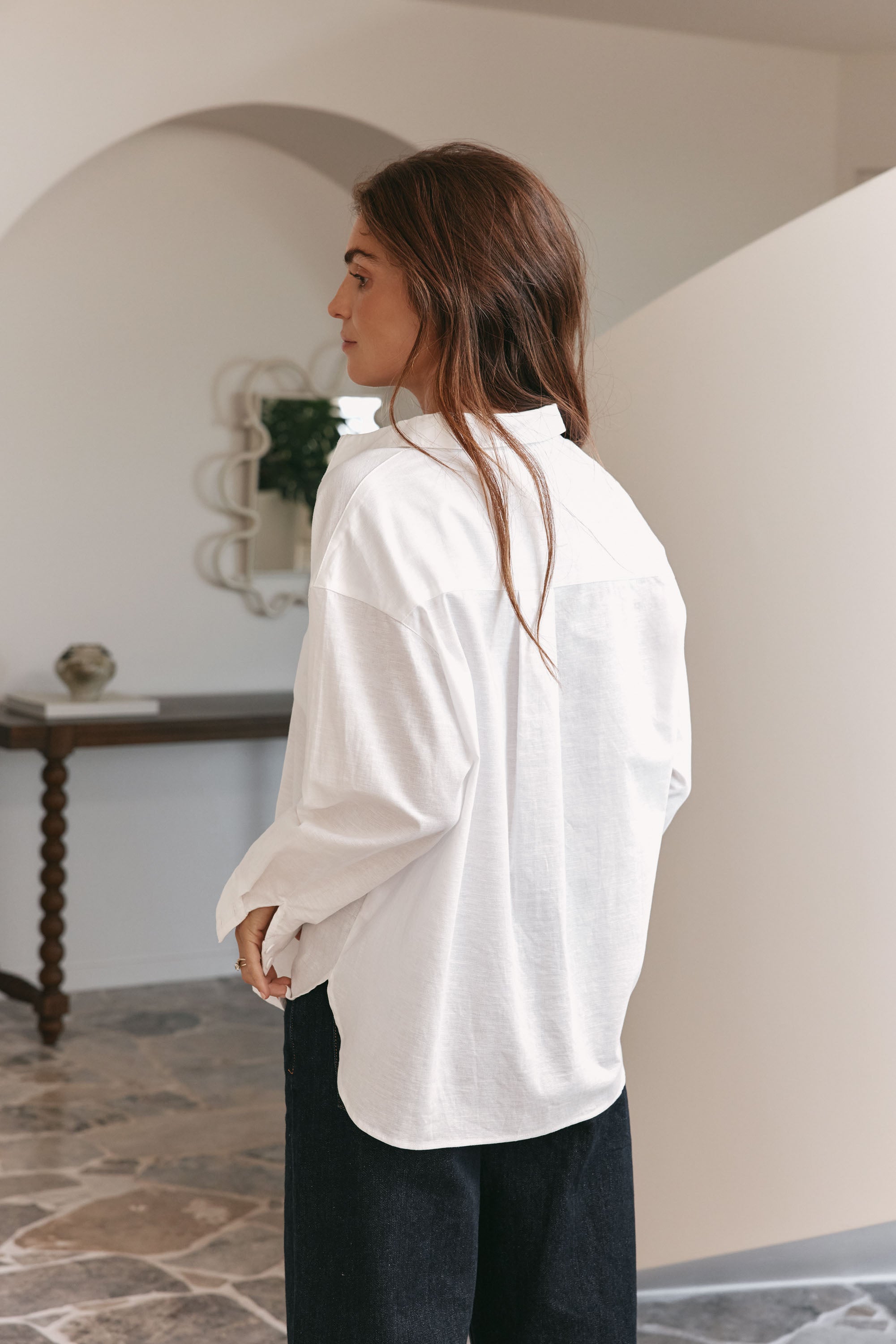Relaxed Linen Shirt - White in a slightly heavier linen weave with a loose fit and dropped shoulders for easy layering.