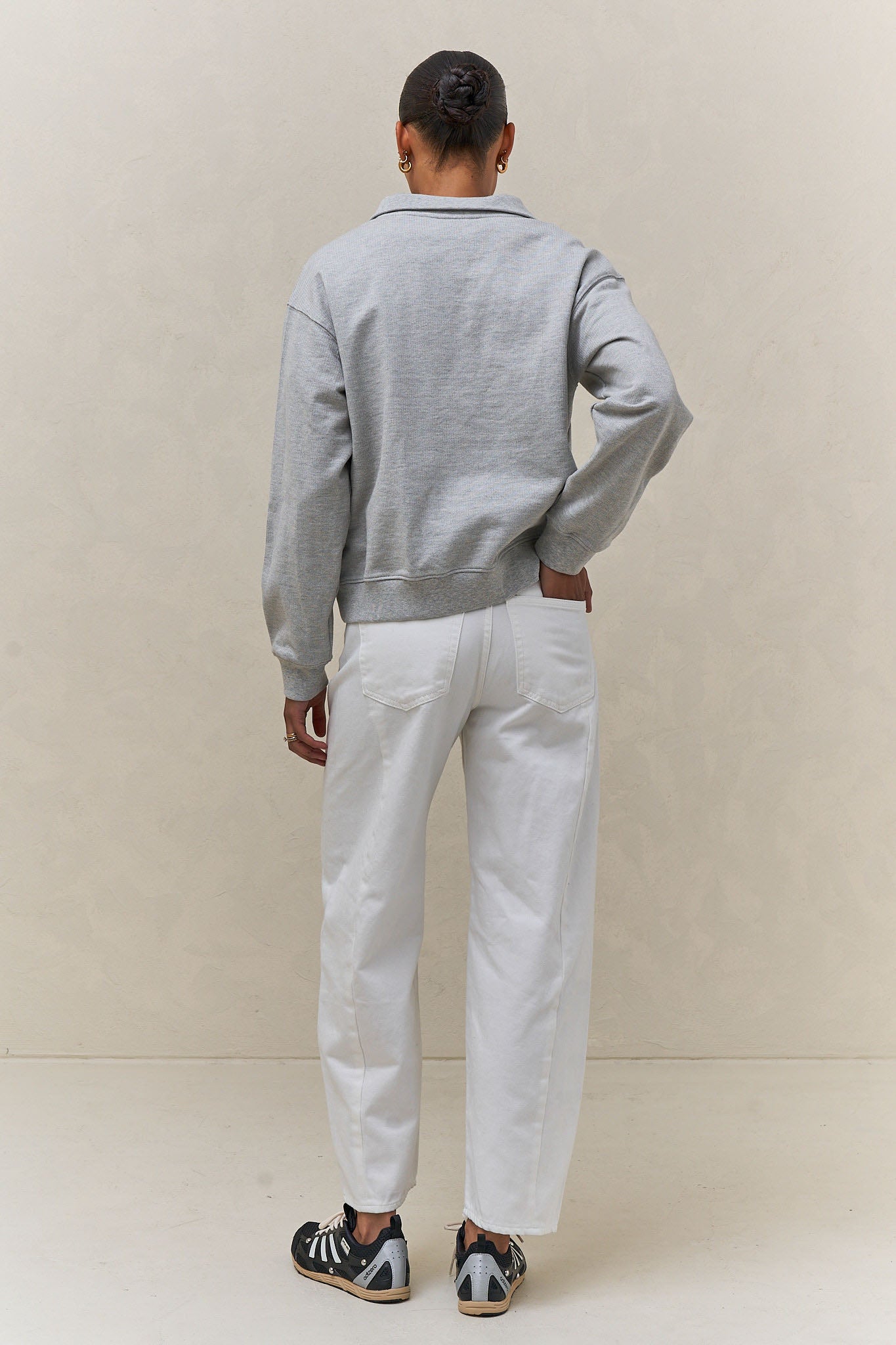 Mid Rise Barrel Jean - White in rigid denim with a fitted hip and rounded leg for a flattering shape.